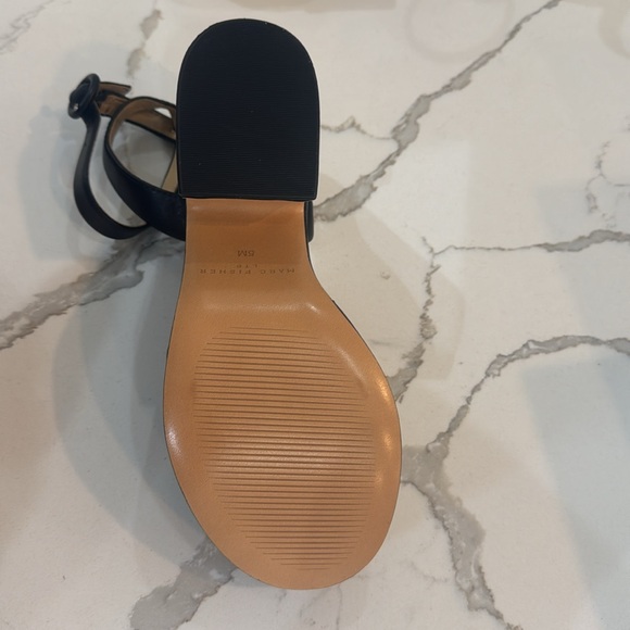 Marc Fisher platform sandal. Size 5 - Picture 3 of 3